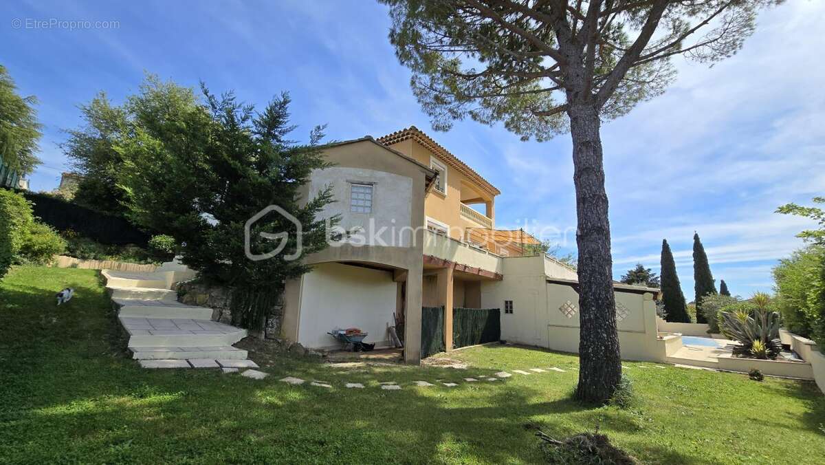 Maison à BAGNOLS-SUR-CEZE