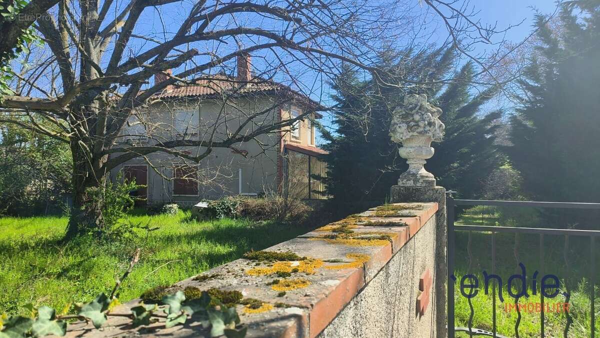 Maison à CORNEBARRIEU