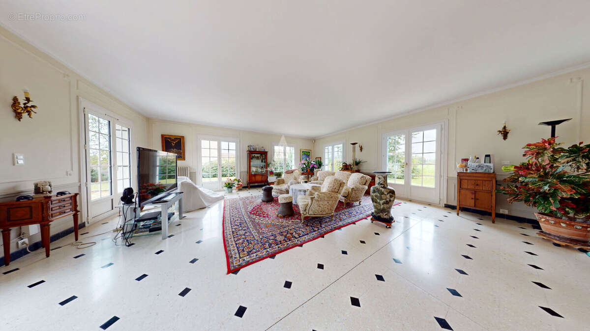 Maison à CREVECOEUR-EN-BRIE