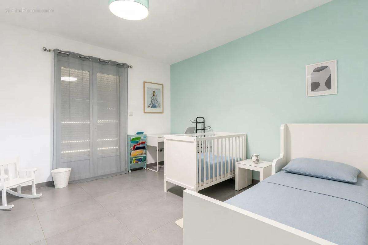 Maison 7 pièces avec grand jardin et piscine - photo 6