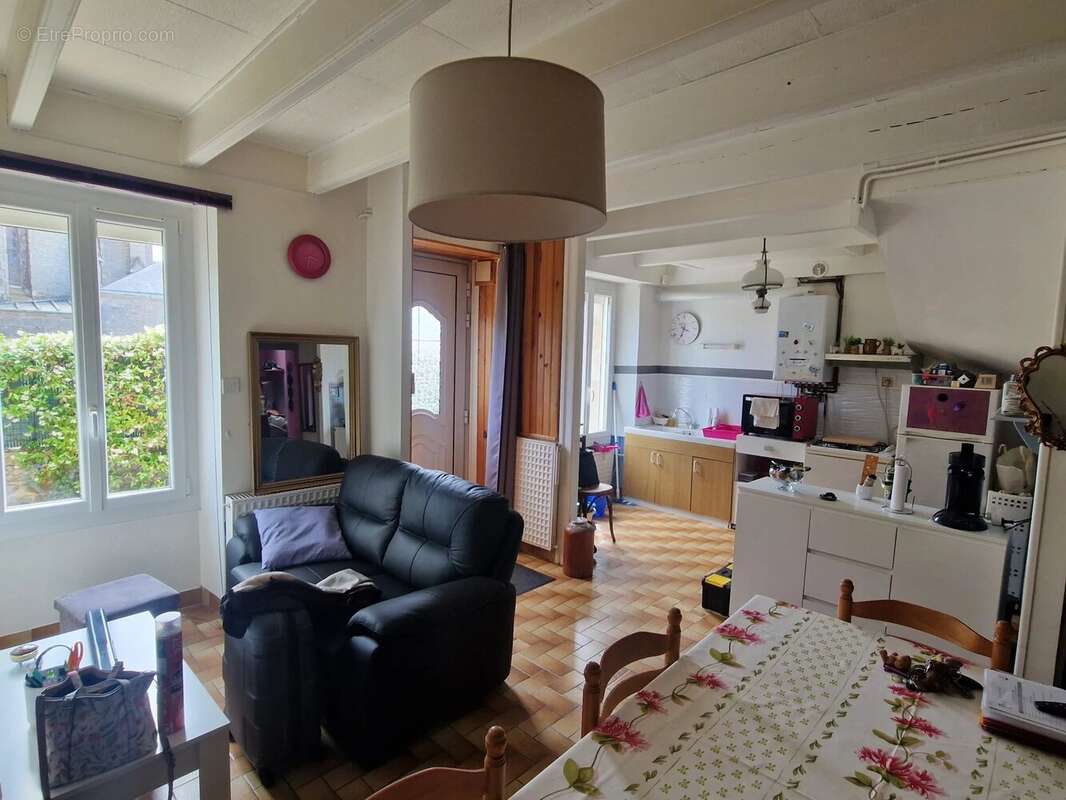 Charmante maison  en pierres bourg d'ARRADON - photo 3