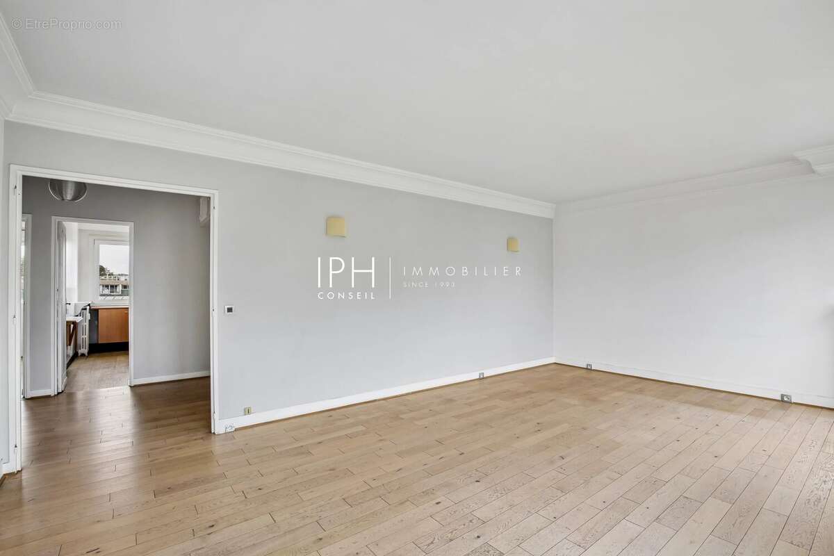 Appartement à NEUILLY-SUR-SEINE