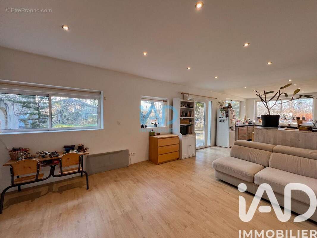 Photo 5 - Maison à ENTRAIGUES-SUR-LA-SORGUE