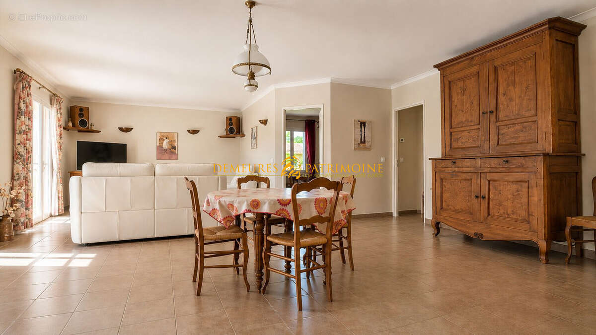 Maison à SAINT-YRIEIX-SUR-CHARENTE