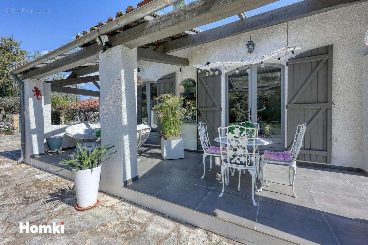 Maison à SOLLIES-VILLE