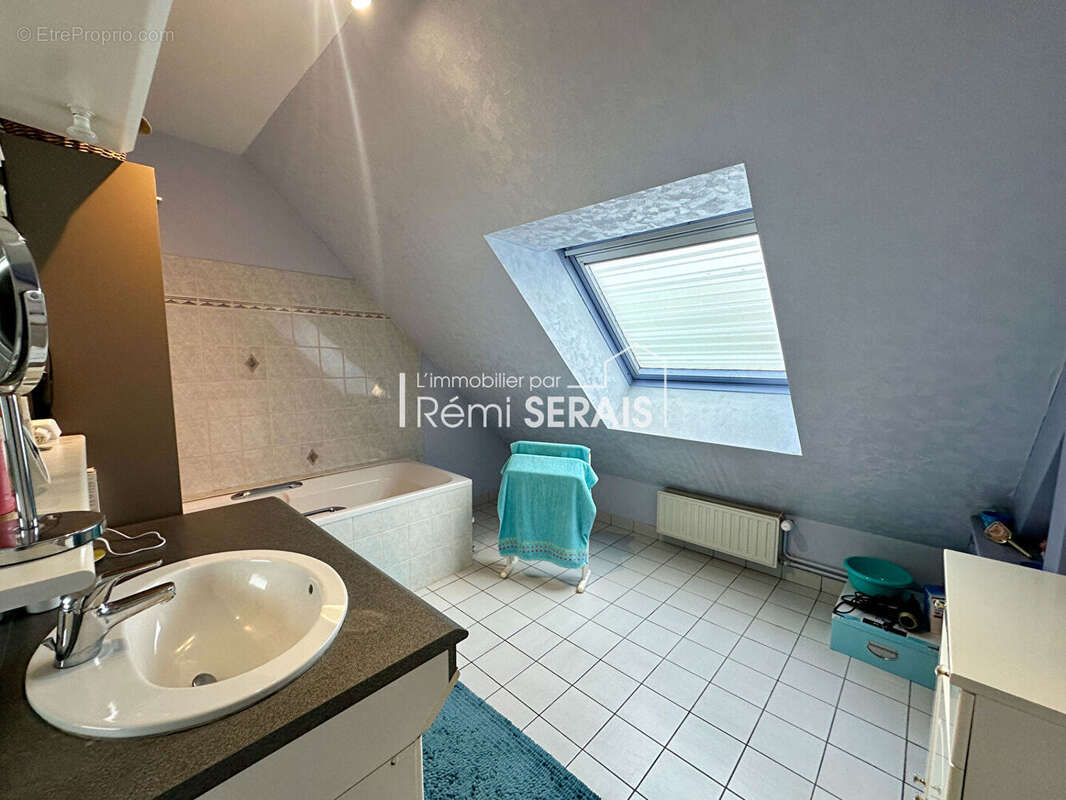 Maison à SAINT-GEORGES-DES-GROSEILLERS