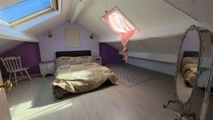 Maison à LA TRIMOUILLE