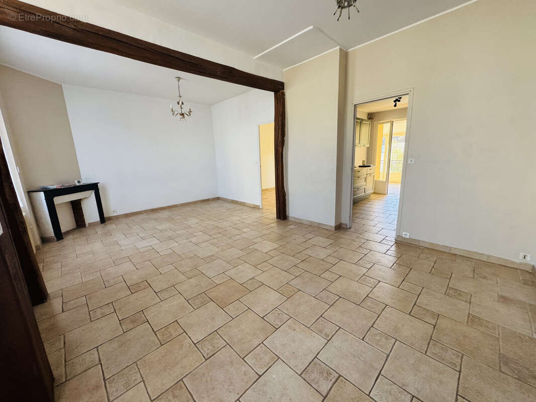 Maison à AMILLY