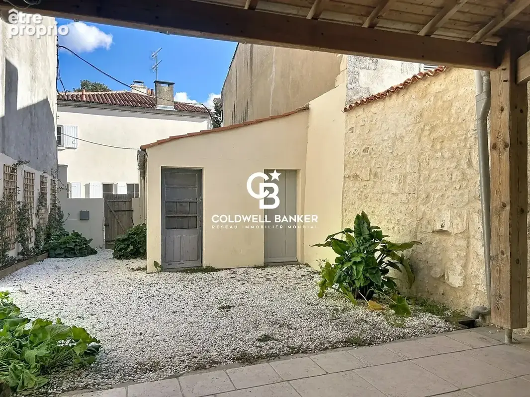 La Rochelle Hypercentre – Maison d'exception avec piscine, patio et garage - photo 19