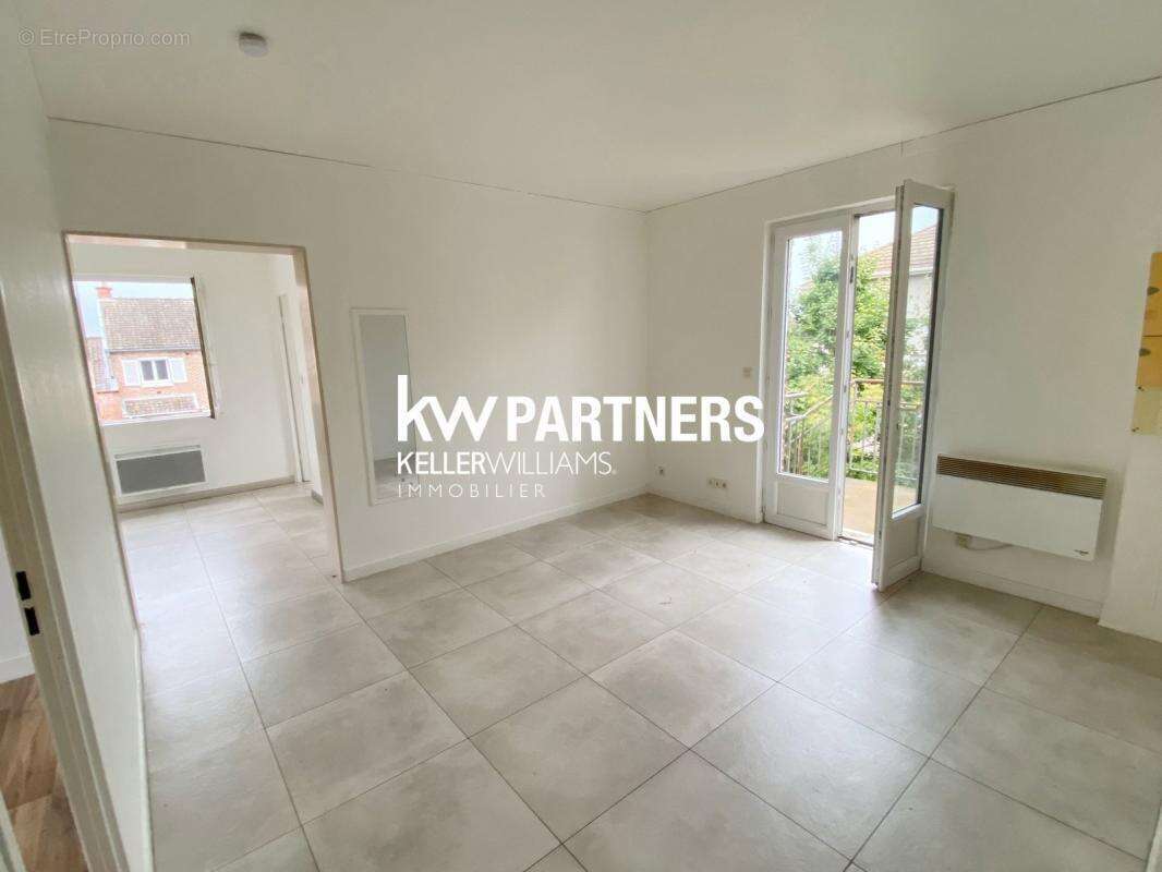 Appartement à COMBS-LA-VILLE