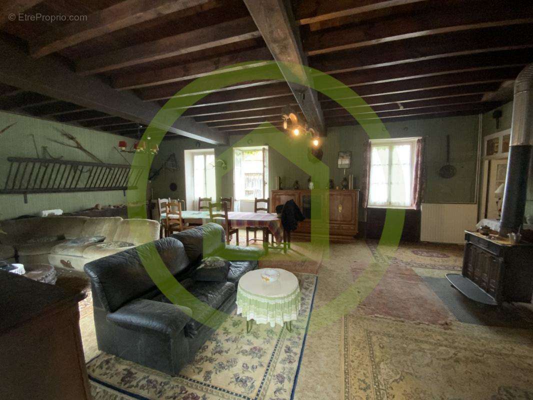 Maison à CHATELUS-MALVALEIX