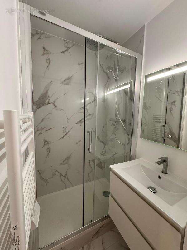 Appartement à PARIS-20E