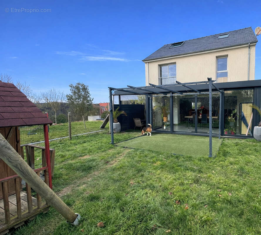 Maison à SAINT-LEGER-DES-BOIS