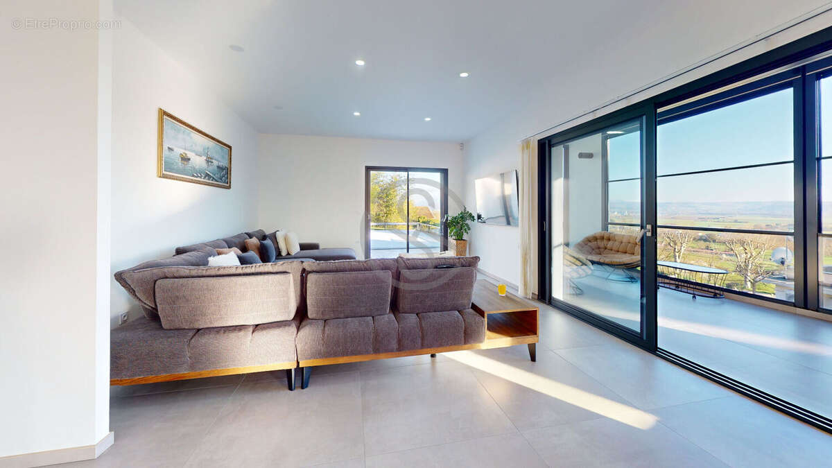 Maison d'exception 38260 La -Cote- Saint -André - photo 13