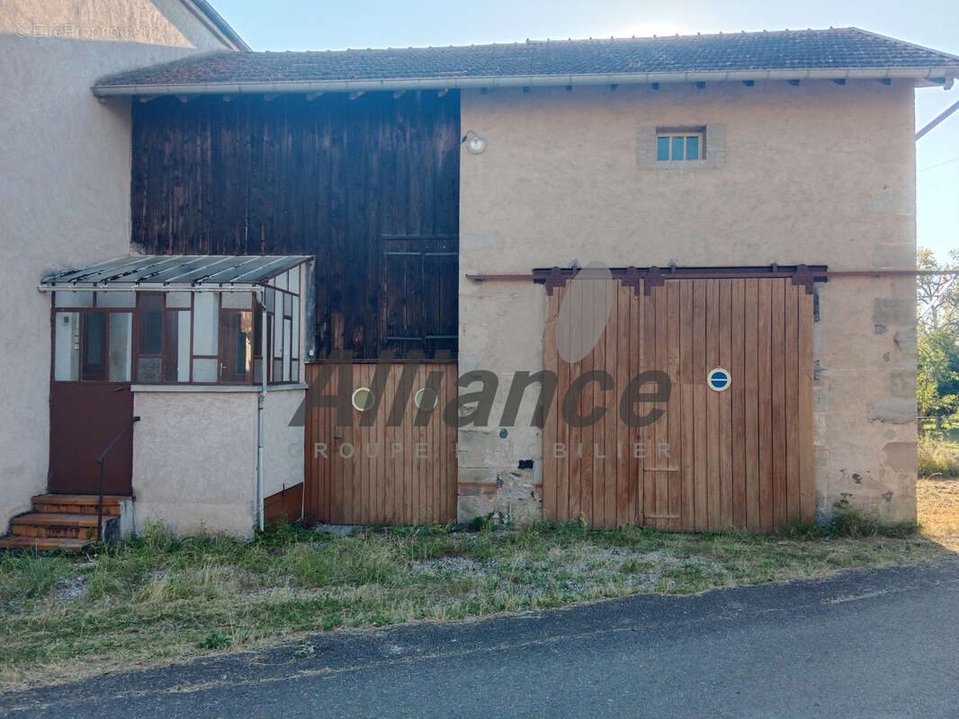 Maison à FOUGEROLLES
