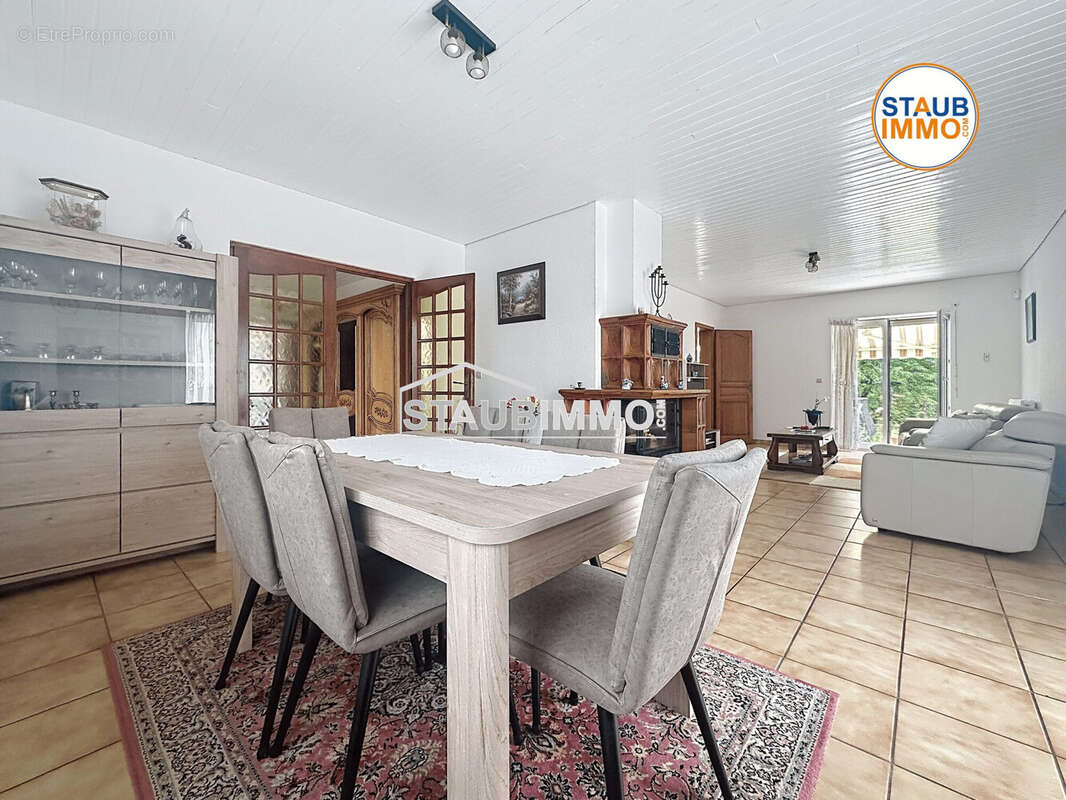 Maison 162 m² à Saint-Louis  - photo 6