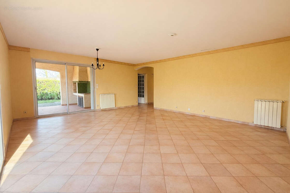 Carcassonne - proche centre-ville - maison d'architecte 154 m2 - terrain 600 m2 sans vis a vis - photo 5