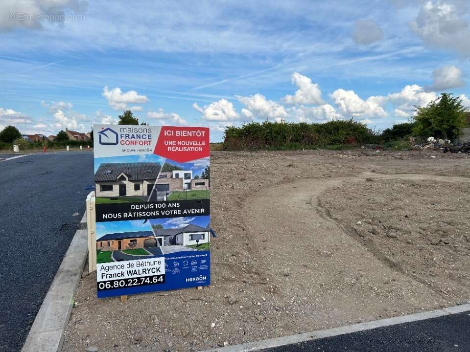 Terrain à SAILLY-LABOURSE