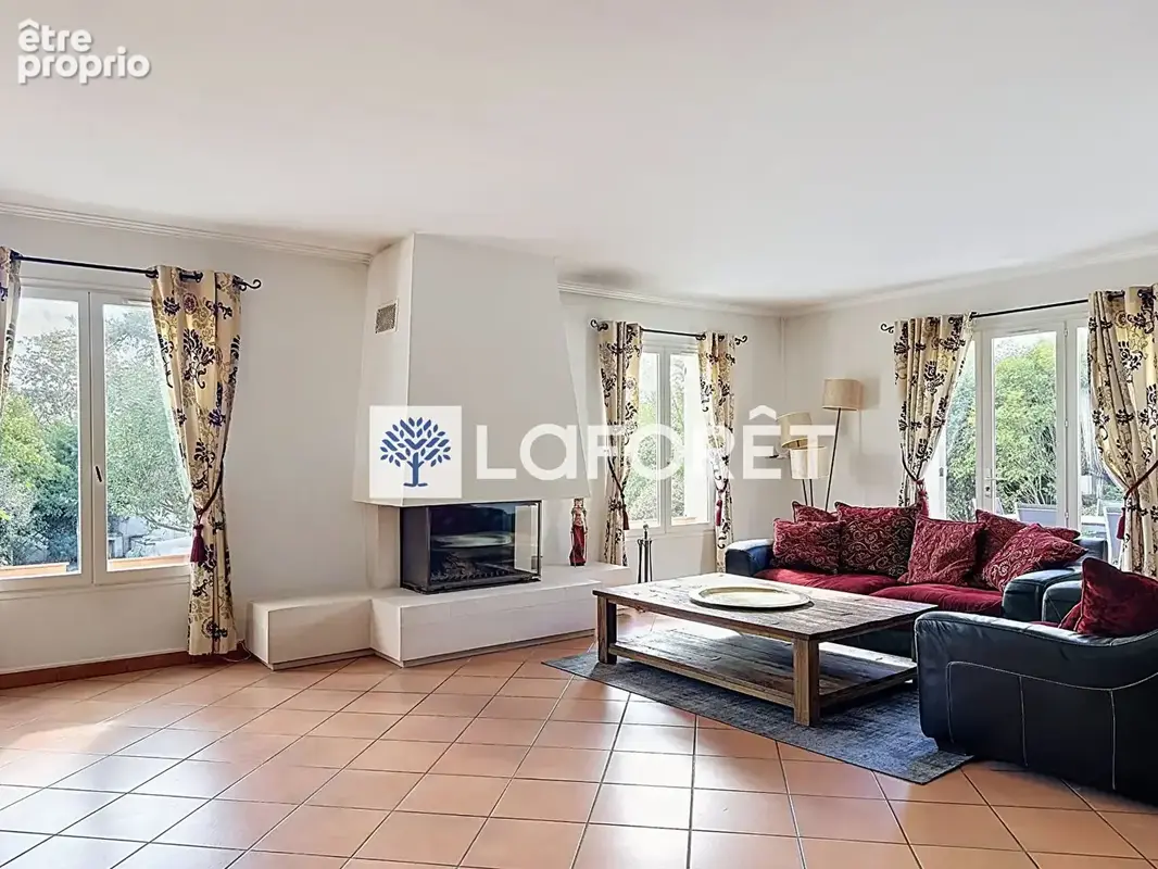 Maison familiale pleine d'atouts : 4 chambres, jardin sans vis-à-vis et cadre privilégié - photo 8