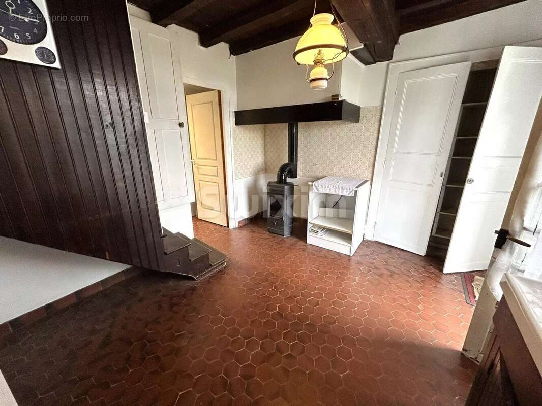 Maison à QUARRE-LES-TOMBES