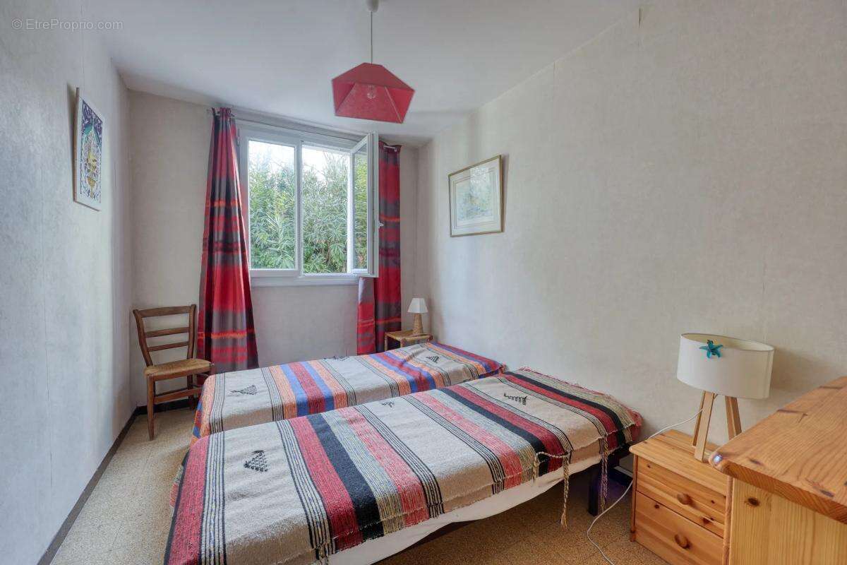 Appartement à SAINT-CYR-SUR-MER