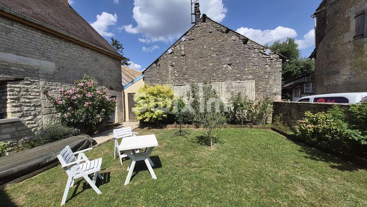Maison à MONTBARD