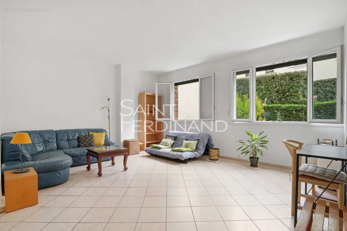 Appartement à NEUILLY-SUR-SEINE