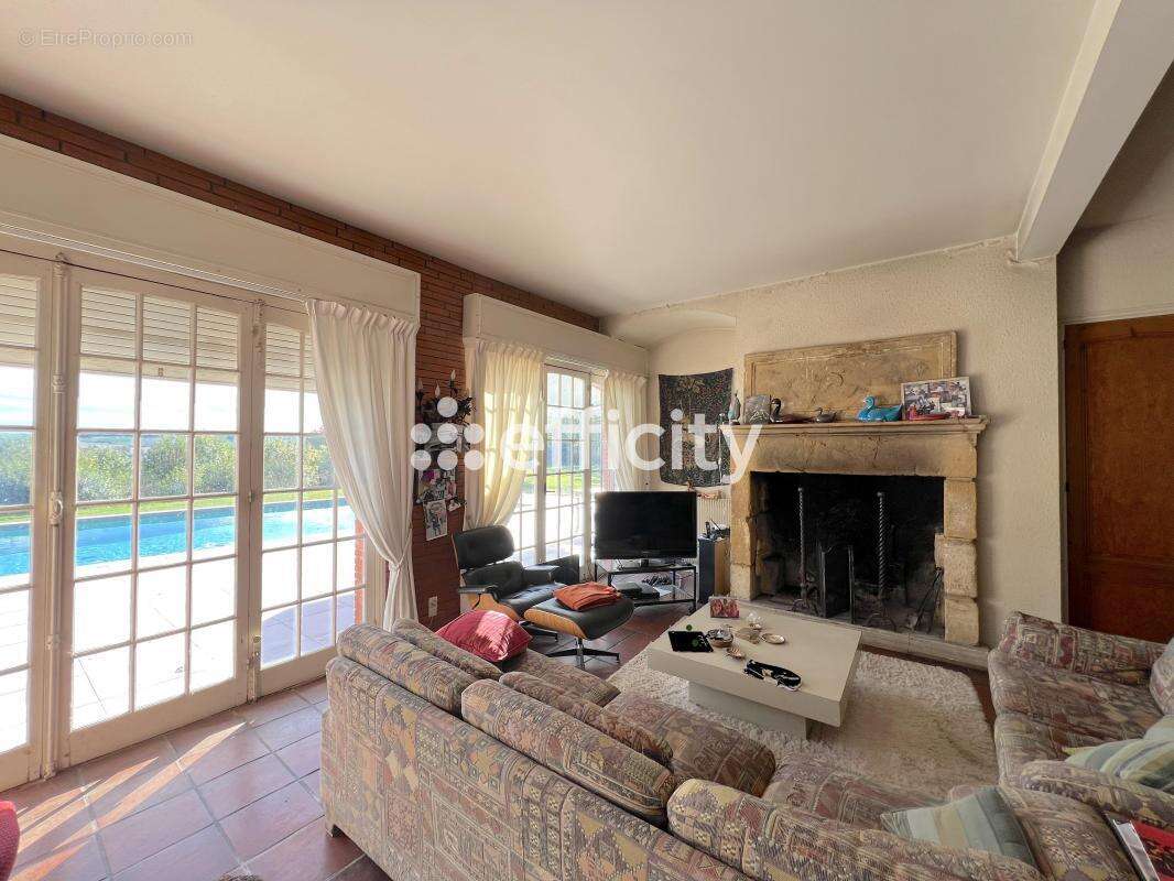 Maison à VIGOULET-AUZIL