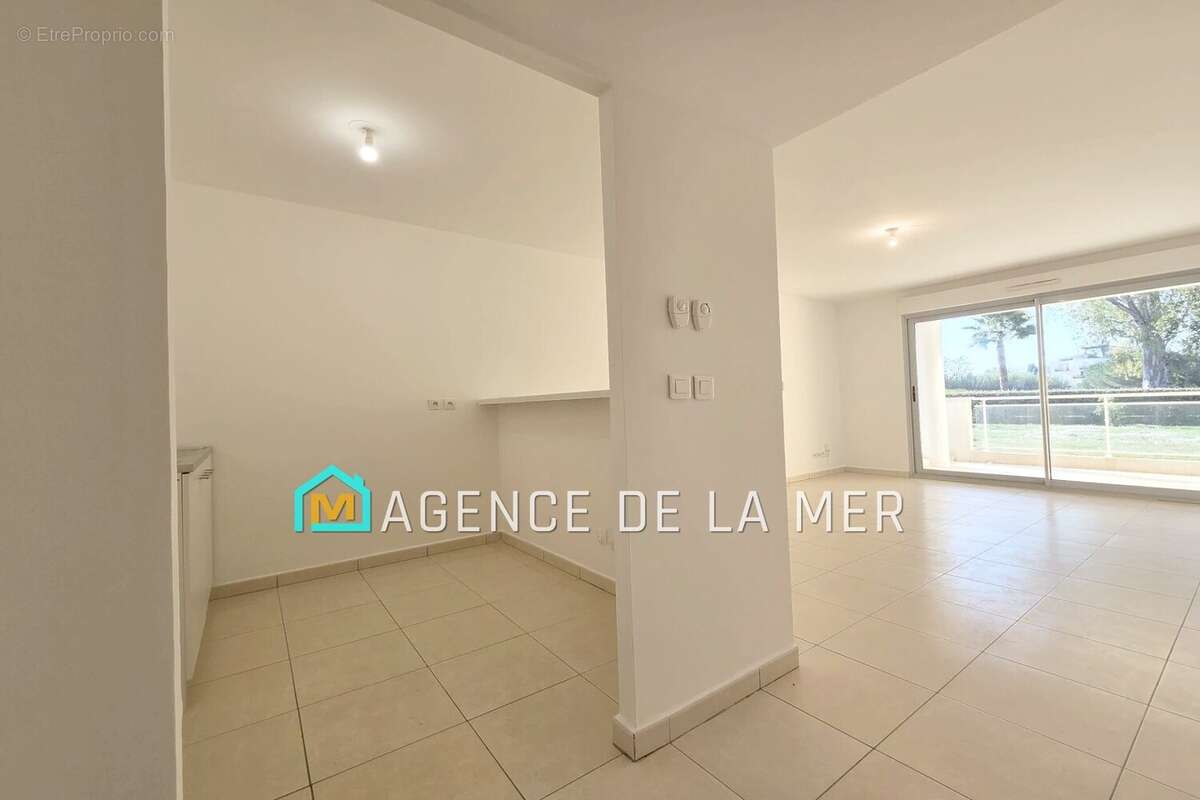 Appartement à MANDELIEU-LA-NAPOULE