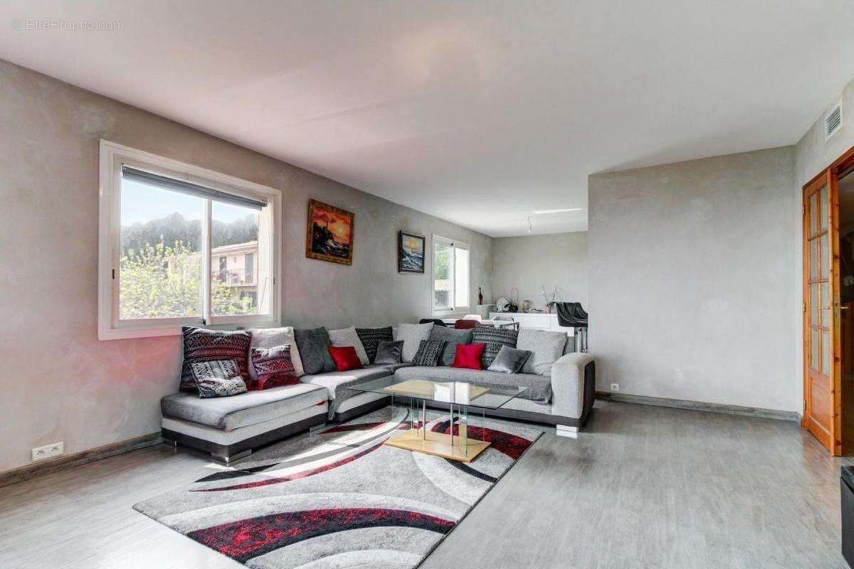 Appartement à VENCE