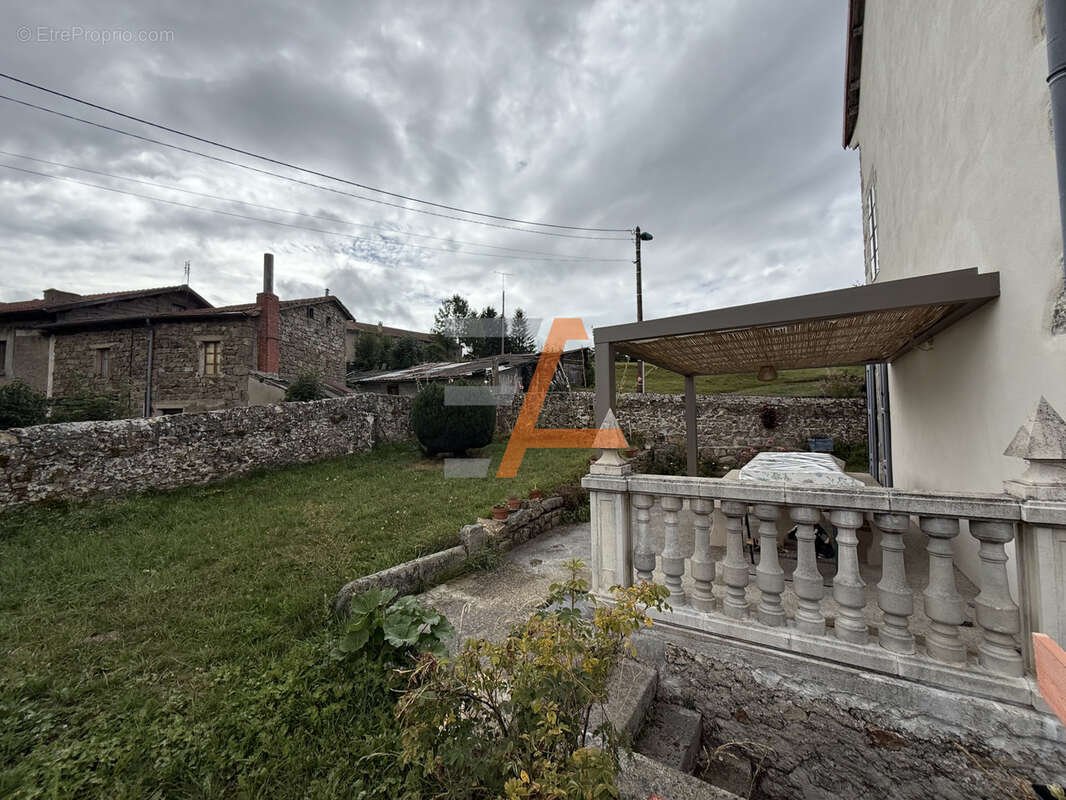 Maison à LACHAPELLE-GRAILLOUSE