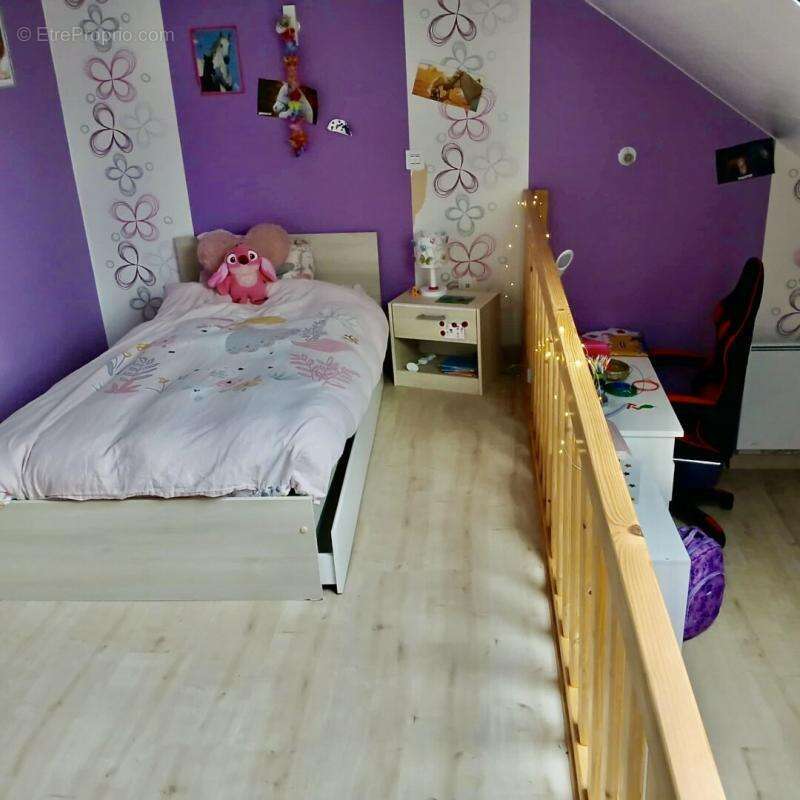 Maison à VERCEL-VILLEDIEU-LE-CAMP