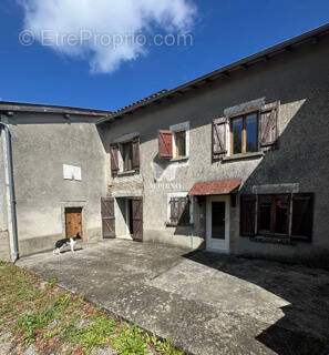 Maison à SAINTE-MARIE-DE-VAUX