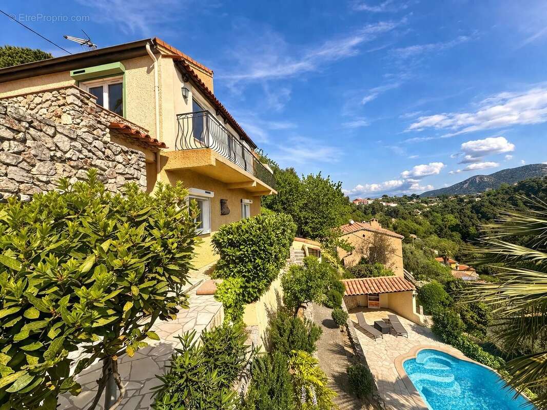 Maison à COLOMARS