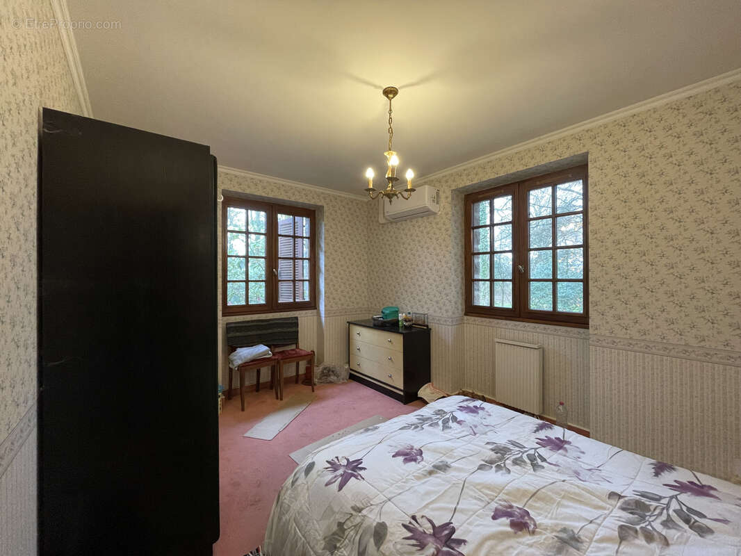 Maison à SAINT-GEORGES-BUTTAVENT