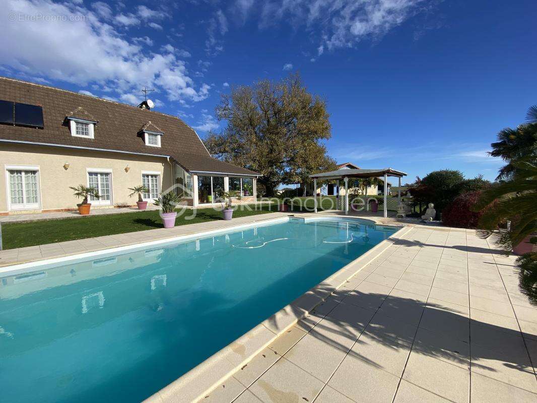 Pau nord - maison 165 m² + gite 140 m² + dependance 60 m² - photo 3
