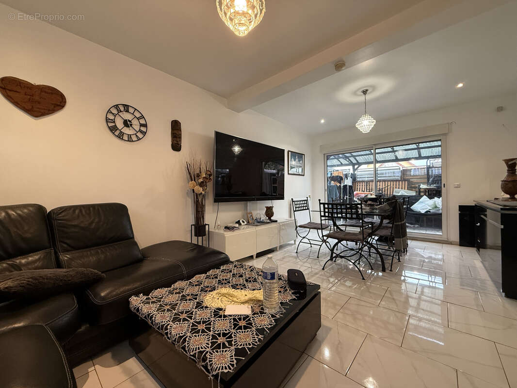 Maison à LE BLANC-MESNIL