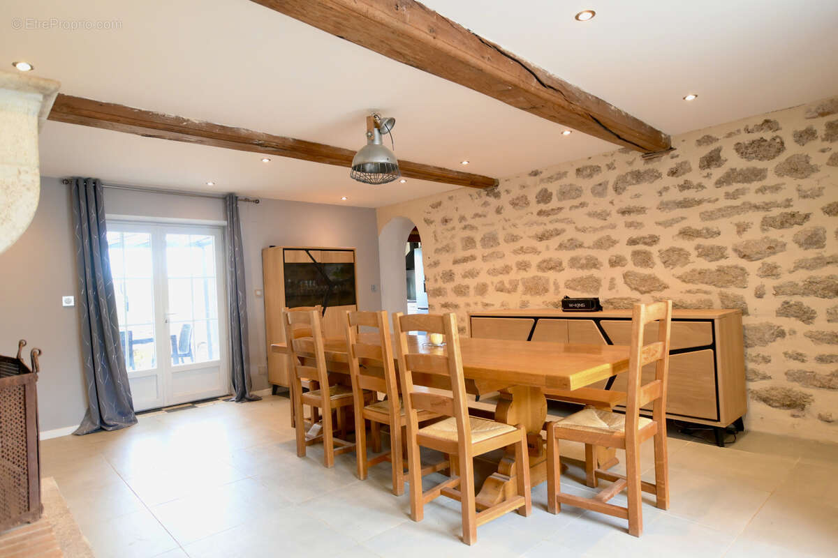 Maison à LA ROCHE-EN-BRENIL