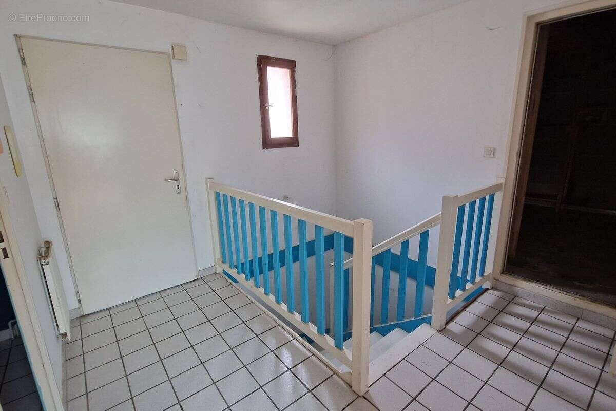 Maison à LES HALLES