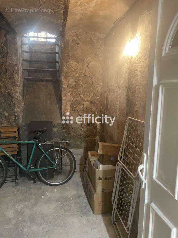 Commerce à MARSEILLE-1E