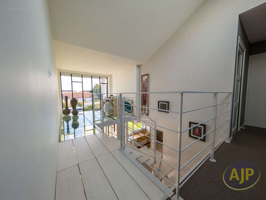 LEGÉ- Villa avec piscine intérieure ! - photo 13