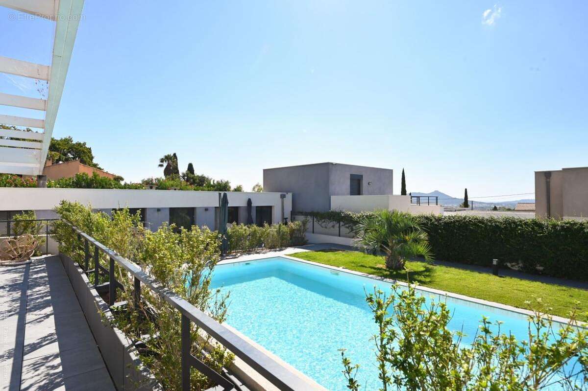 Appartement à LA FARLEDE