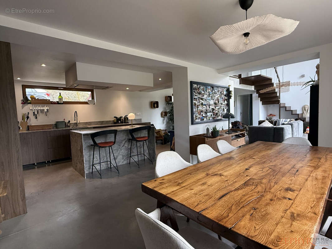 Maison à TASSIN-LA-DEMI-LUNE