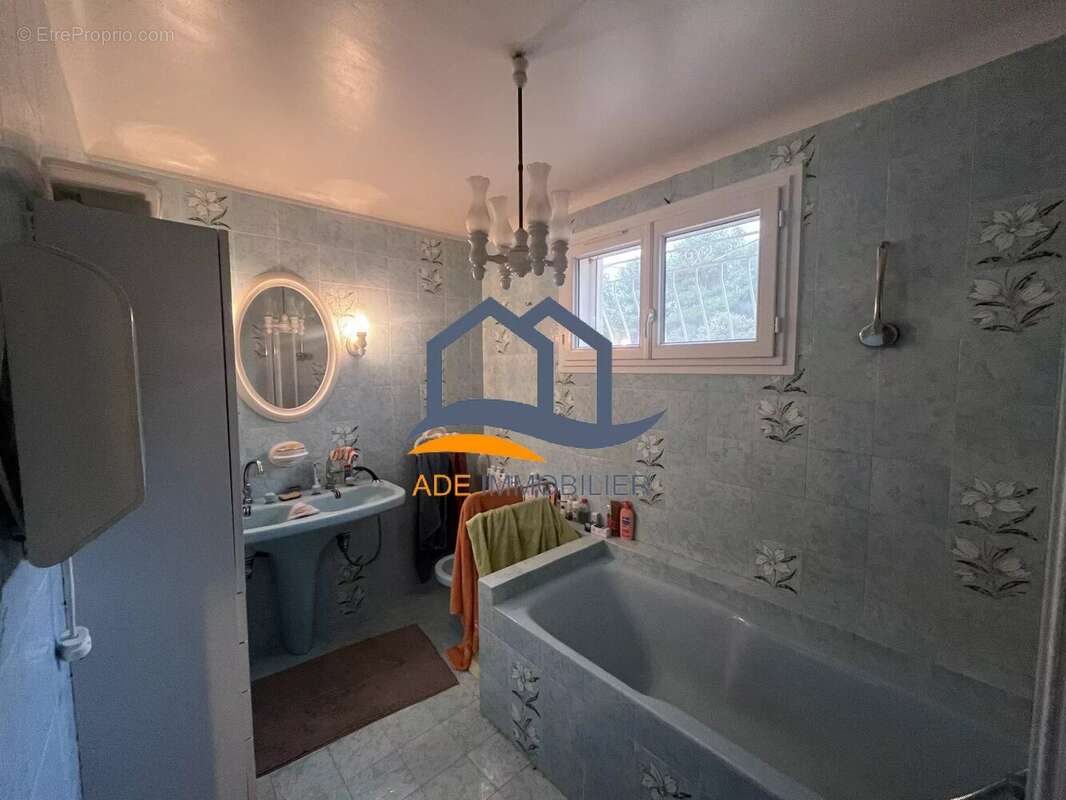 Maison à PEYROLLES-EN-PROVENCE