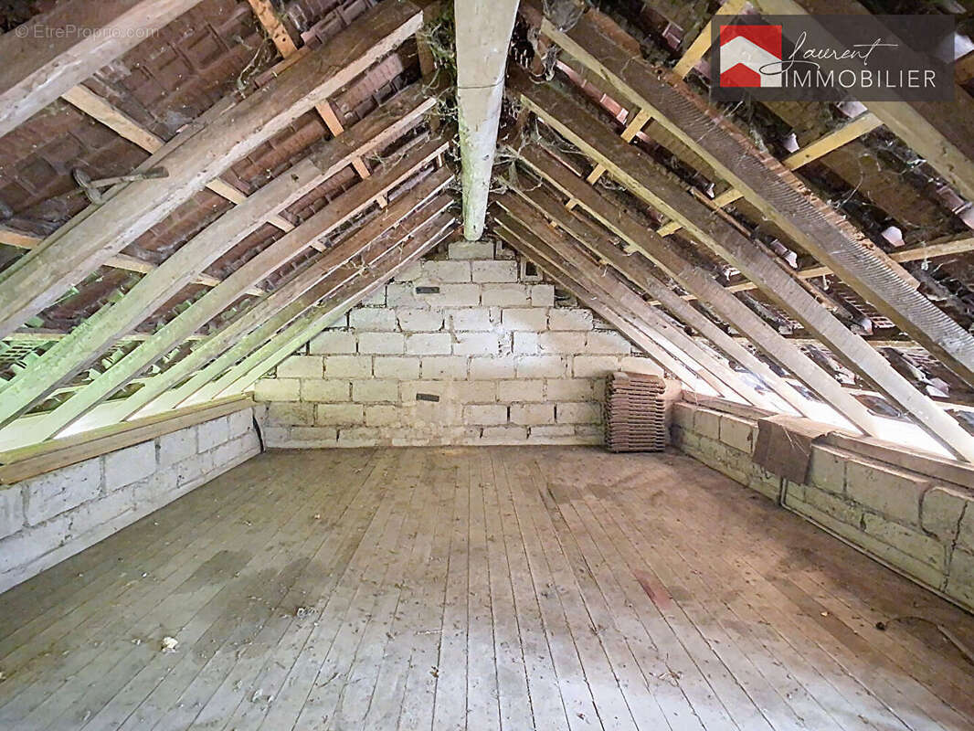 Maison à SAINT-ETIENNE-SUR-REYSSOUZE