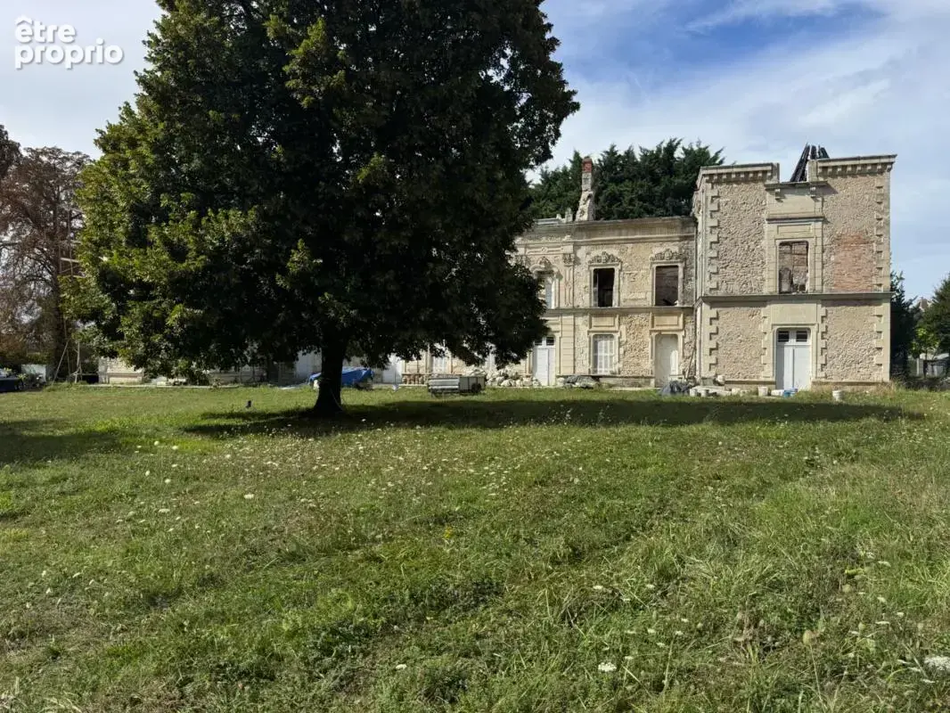 Château de Penchien – Domaine de caractère à réinventer, fort potentiel événementiel et touristique – Mansigné (Sarthe) - photo 3