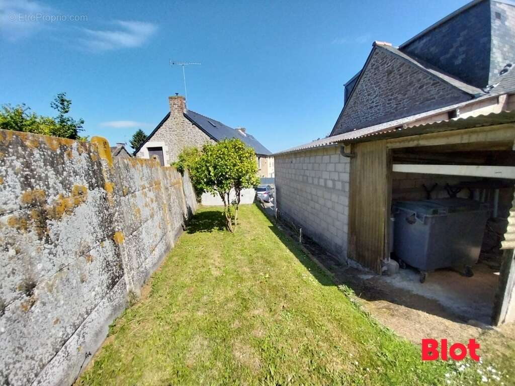 Terrain à MINIAC-MORVAN