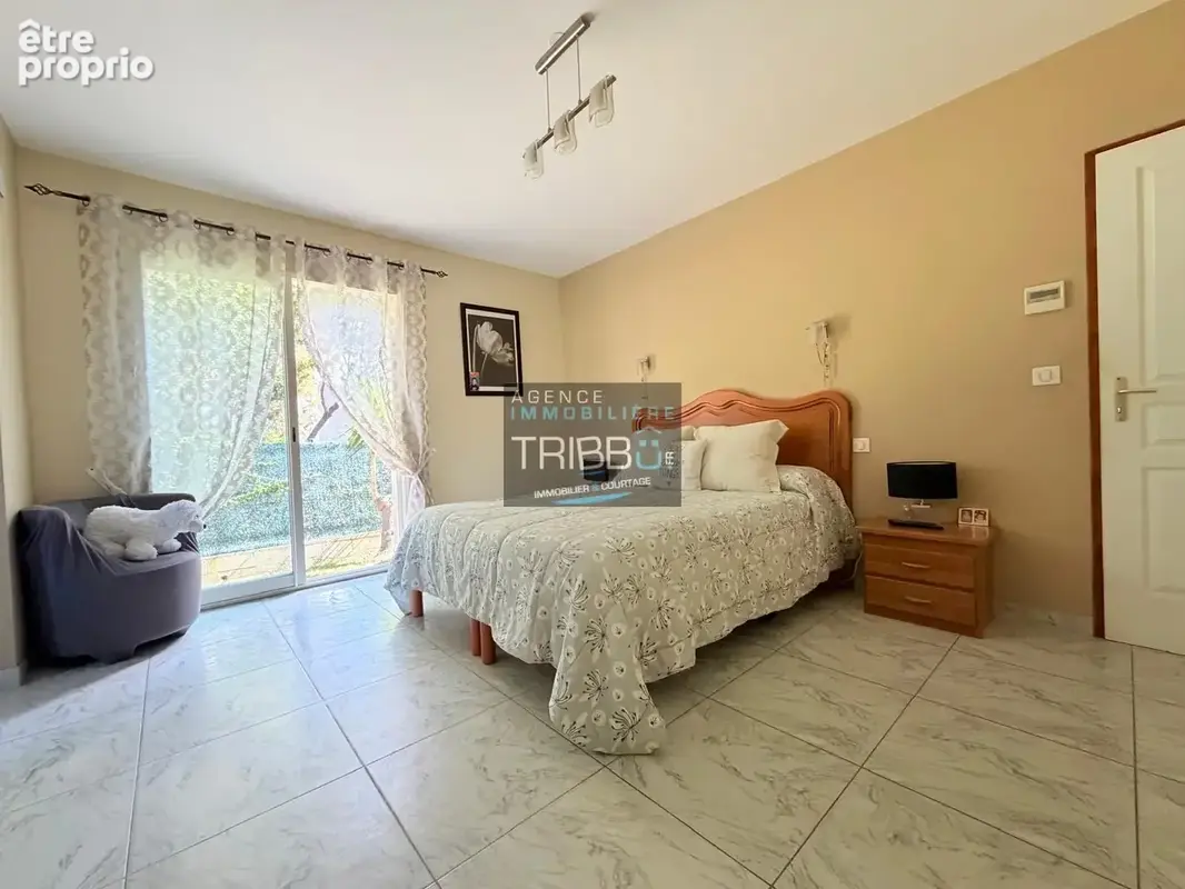 Toulouges - villa plain-pied - 154 m2 habitables, 4 pièces avec garage et jardin. - photo 10