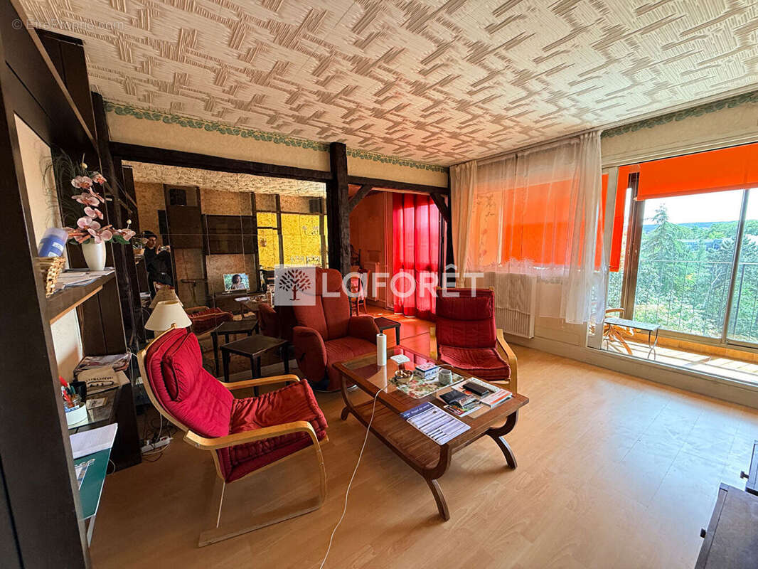 Appartement à LES MUREAUX