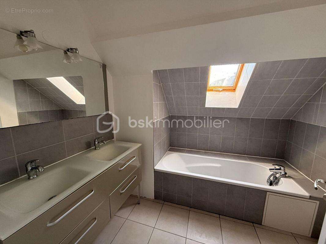 Appartement à ANGERVILLE